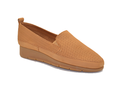 Slip-on comfortTech in nabuck punzonato Caramel